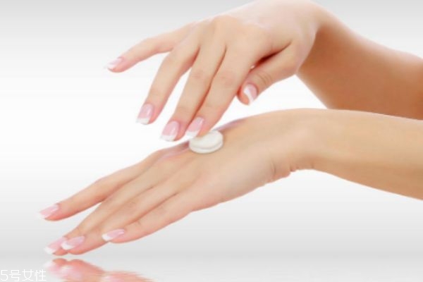 愛(ài)泊麗適合什么年齡人群呢 愛(ài)泊麗的明星產(chǎn)品有什么呢