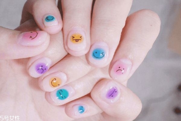 美甲笑臉圖案怎么畫 笑臉美甲圖片 美甲笑臉圖案怎么畫 笑臉美甲圖片