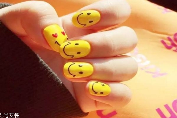 美甲笑臉圖案怎么畫 笑臉美甲圖片 美甲笑臉圖案怎么畫 笑臉美甲圖片