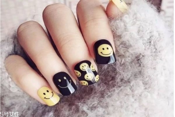 美甲笑臉圖案怎么畫 笑臉美甲圖片 美甲笑臉圖案怎么畫 笑臉美甲圖片