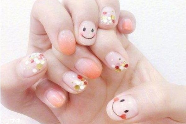 美甲笑臉圖案怎么畫 笑臉美甲圖片 美甲笑臉圖案怎么畫 笑臉美甲圖片