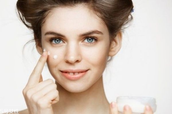 艾雪詩適合什么年齡人群呢 艾雪詩明星產(chǎn)品有什么呢 艾雪詩適合什么年齡人群呢 艾雪詩明星產(chǎn)品有什么呢