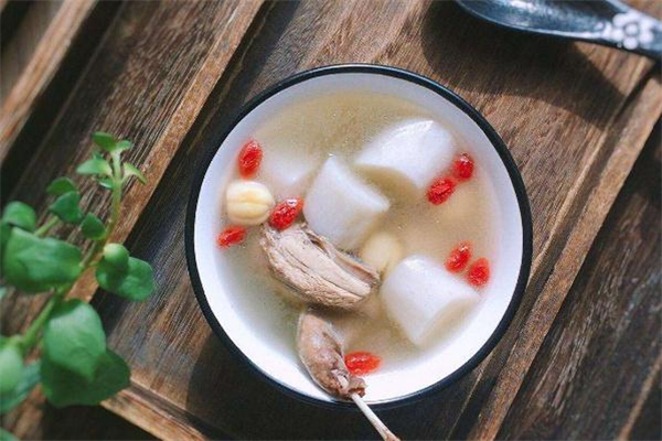 鵪鶉用什么鍋燉湯最好 鵪鶉燉多久才會熟 鵪鶉用什么鍋燉湯最好 鵪鶉燉多久才會熟