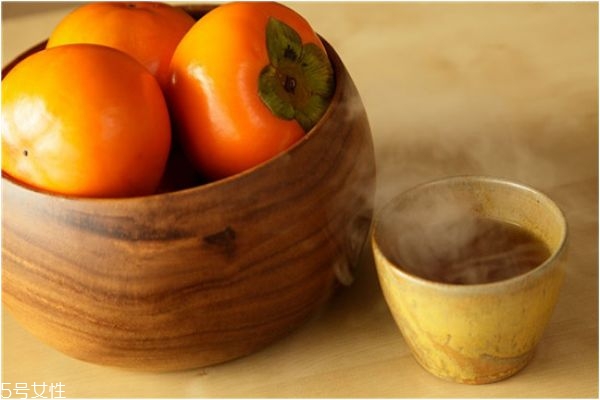 柿子里面黑點(diǎn)的是什么 柿子里面有黑點(diǎn)能吃嗎 柿子里面黑點(diǎn)的是什么 柿子里面有黑點(diǎn)能吃嗎