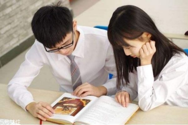 談戀愛男生應該怎么做 戀愛男生要怎么做才好 談戀愛男生應該怎么做 戀愛男生要怎么做才好