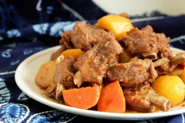 排骨怎么燉好吃又營養(yǎng) 怎么燉排骨好吃又簡單 排骨怎么燉好吃又營養(yǎng) 怎么燉排骨好吃又簡單