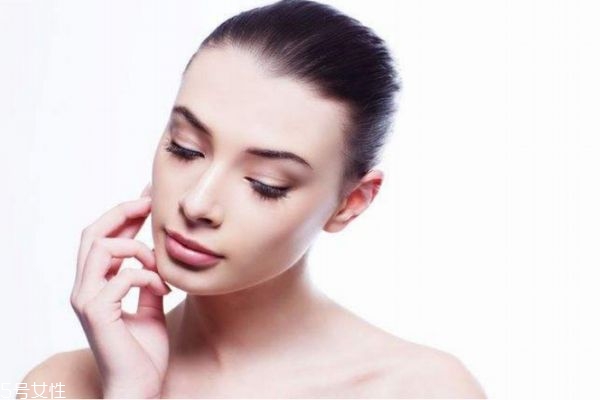 刷完果酸三天能化妝么 果酸換膚后馬上化妝的壞處 刷完果酸三天能化妝么 果酸換膚后馬上化妝的壞處