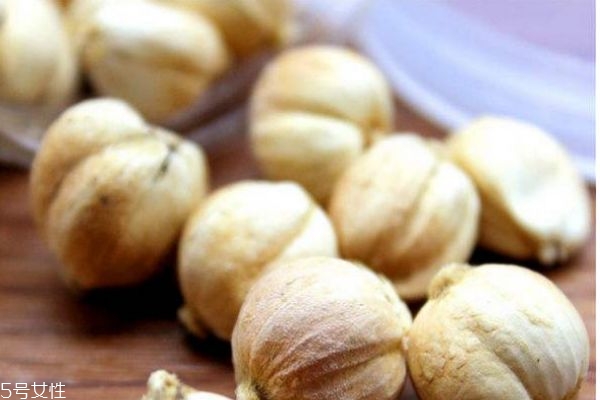 什么是白豆蔻呢 白豆蔻有什么營(yíng)養(yǎng)價(jià)值呢 什么是白豆蔻呢 白豆蔻有什么營(yíng)養(yǎng)價(jià)值呢