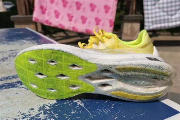 李寧飛電和天馬的區(qū)別 李寧飛電跑鞋腳感怎么樣 李寧飛電和天馬的區(qū)別 李寧飛電跑鞋腳感怎么樣