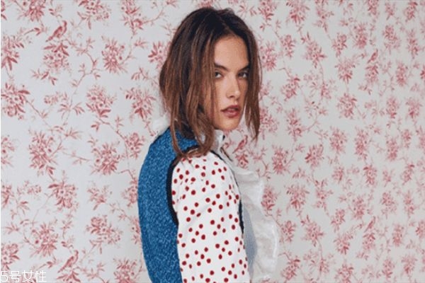 去眼袋有幾種 眼袋外切好還是內(nèi)切好 去眼袋有幾種 眼袋外切好還是內(nèi)切好