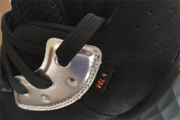 阿迪達(dá)斯哈登4黑銀開箱測評(píng) 哈登4和哈登2哪個(gè)舒服