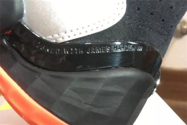 阿迪達(dá)斯哈登4黑銀開箱測評(píng) 哈登4和哈登2哪個(gè)舒服