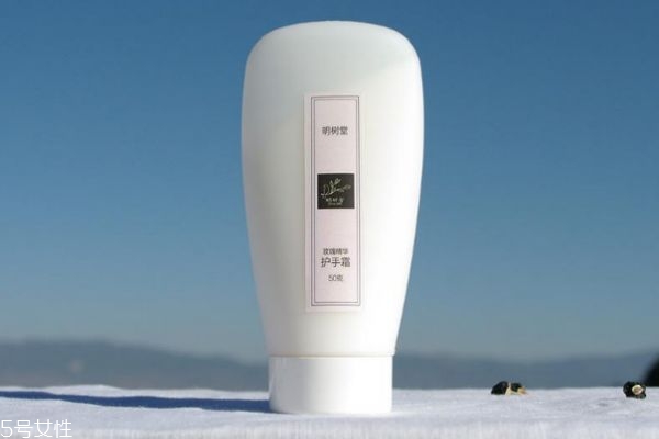 孕婦可以使用護(hù)手霜嗎 護(hù)手霜可以經(jīng)常使用嗎 孕婦可以使用護(hù)手霜嗎 護(hù)手霜可以經(jīng)常使用嗎