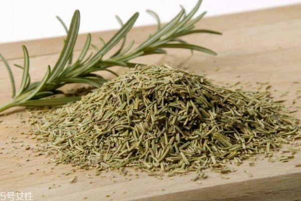 迷迭香的花語是什么呢 迷迭香的味道是怎么樣的呢 迷迭香的花語是什么呢 迷迭香的味道是怎么樣的呢