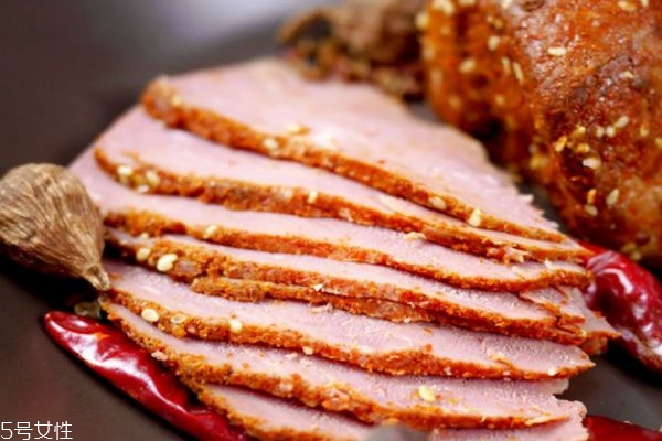 牛肉絲怎么切才嫩 牛肉絲是順切還是橫切 牛肉絲怎么切才嫩 牛肉絲是順切還是橫切