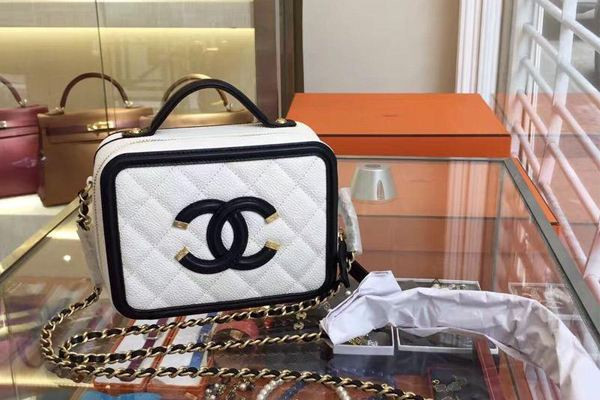 香奈兒?jiǎn)渭缡痔岚趺幢pB(yǎng) 香奈兒去哪買(mǎi)劃算 香奈兒?jiǎn)渭缡痔岚趺幢pB(yǎng) 香奈兒去哪買(mǎi)劃算