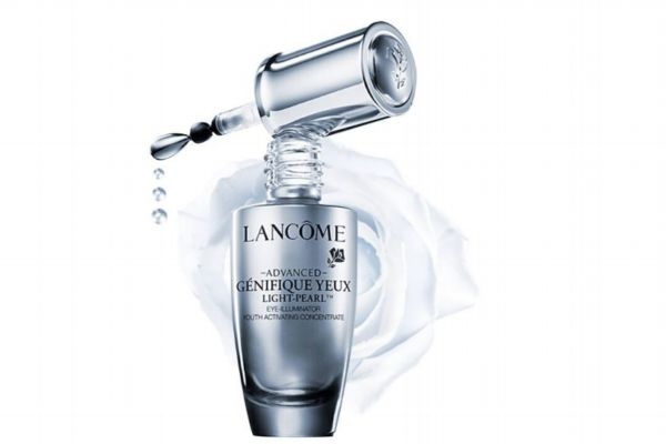 眼精華和眼霜都要用嗎 眼部精華可以和眼霜一起用嗎 眼精華和眼霜都要用嗎 眼部精華可以和眼霜一起用嗎