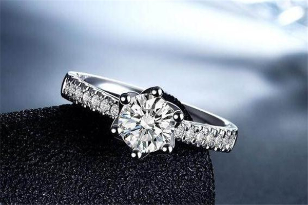 通靈珠寶屬于什么檔次 通靈珠寶是一線品牌嗎 通靈珠寶屬于什么檔次 通靈珠寶是一線品牌嗎