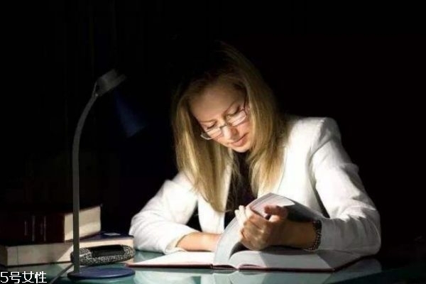 睡前焦慮緊張怎么辦 睡前焦慮有什么表現