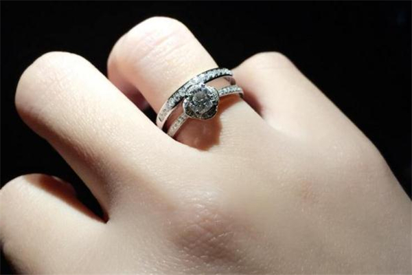 金至尊鉆戒可以以舊換新嗎 金至尊鉆戒可以回收嗎 金至尊鉆戒可以以舊換新嗎 金至尊鉆戒可以回收嗎