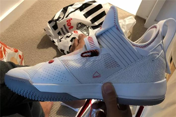 aj33 se和kd12哪個(gè)好 aj33se和kd12實(shí)戰(zhàn)對(duì)比測(cè)評(píng) aj33 se和kd12哪個(gè)好 aj33se和kd12實(shí)戰(zhàn)對(duì)比測(cè)評(píng)