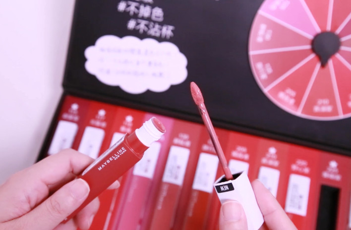 黃皮適合什么顏色唇膏 顯色還不沾杯 黃皮適合什么顏色唇膏 顯色還不沾杯