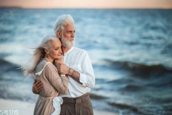 如何維護婚姻關系 夫妻增進感情的小技巧