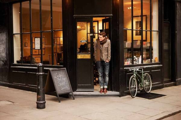 男士休閑大衣怎么搭配 秋季男裝時尚搭配法 男士休閑大衣怎么搭配 秋季男裝時尚搭配法