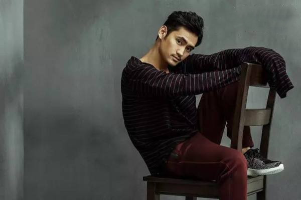 男士休閑大衣怎么搭配 秋季男裝時尚搭配法 男士休閑大衣怎么搭配 秋季男裝時尚搭配法