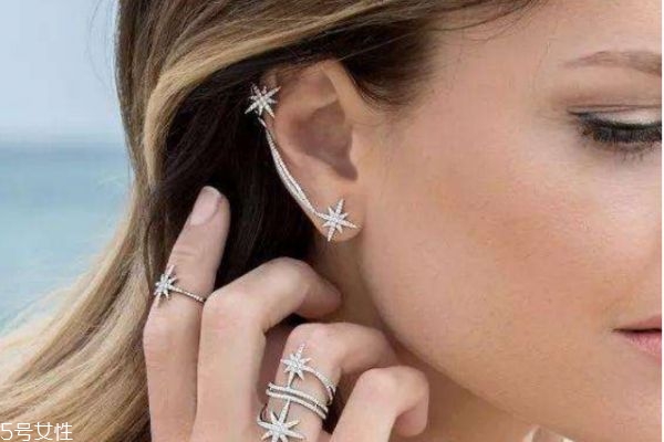 什么時候打耳洞最好了呢 打耳洞有什么要注意的嗎 什么時候打耳洞最好了呢 打耳洞有什么要注意的嗎