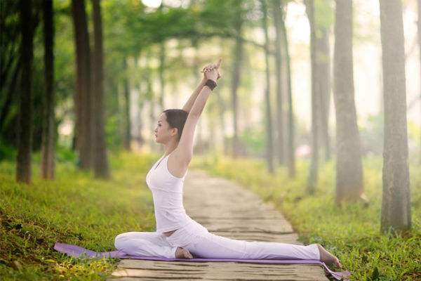 躺在床上能做得瑜伽動作有哪些 健康瘦身的瑜伽方法 躺在床上能做得瑜伽動作有哪些 健康瘦身的瑜伽方法