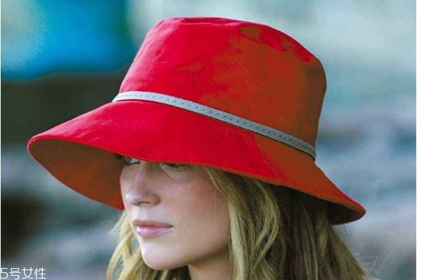 適合秋天的帽子有什么呢 帽子有什么種類呢 適合秋天的帽子有什么呢 帽子有什么種類呢