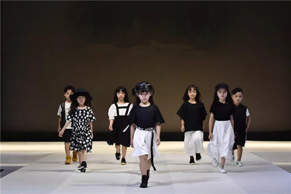 冬季童裝怎么搭配 冬季童裝怎么搭配保暖 冬季童裝怎么搭配 冬季童裝怎么搭配保暖