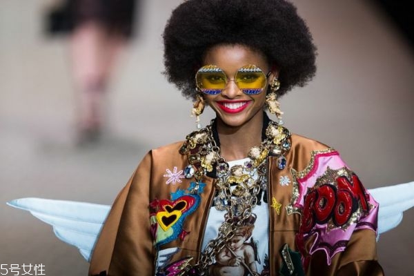 杜嘉班納是怎么樣的品牌呢 杜嘉班納是哪個國家的呢 杜嘉班納是怎么樣的品牌呢 杜嘉班納是哪個國家的呢