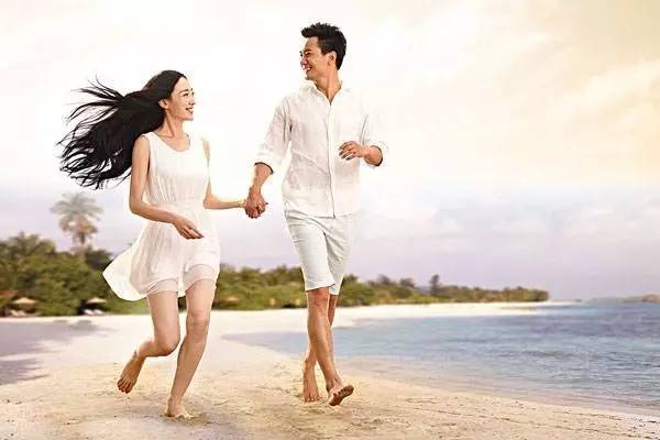 女孩子不會(huì)撒嬌怎么辦 女孩怎樣在男友前撒嬌 女孩子不會(huì)撒嬌怎么辦 女孩怎樣在男友前撒嬌