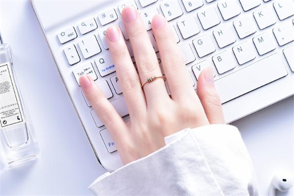 enzo和周大生哪個好 enzo和周大生哪個貴