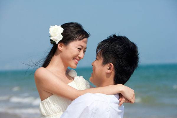 婚后應不應該查看老公手機 婚后老公手機需要查看嗎