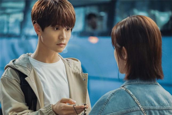 女生等你表白的暗示 女生等你表白有什么表現(xiàn) 女生等你表白的暗示 女生等你表白有什么表現(xiàn)