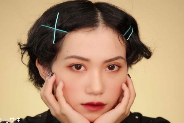 適合約會(huì)的妝容 約會(huì)妝容步驟 適合約會(huì)的妝容 約會(huì)妝容步驟