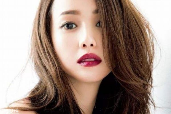 秋季適合哪些妝容 秋季適合畫的妝容 秋季適合哪些妝容 秋季適合畫的妝容