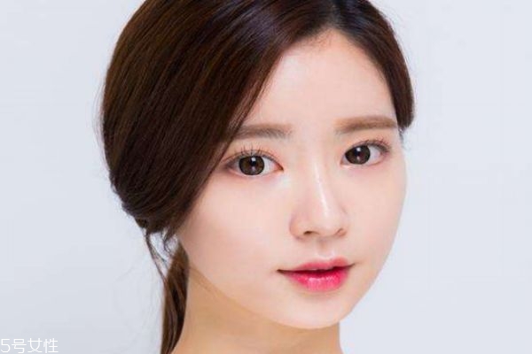 拍照怎么化妝好看 拍照化妝技巧步驟 拍照怎么化妝好看 拍照化妝技巧步驟