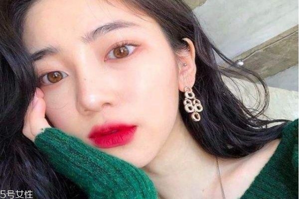 適合約會(huì)的妝容 約會(huì)妝容步驟 適合約會(huì)的妝容 約會(huì)妝容步驟