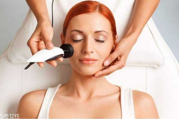 怎么護(hù)膚皮膚好 平時如何護(hù)膚保養(yǎng)皮膚 怎么護(hù)膚皮膚好 平時如何護(hù)膚保養(yǎng)皮膚