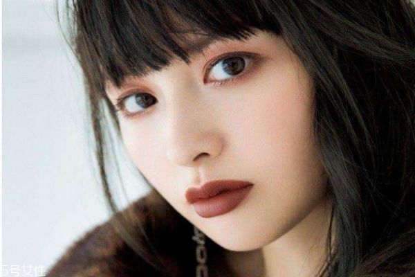 秋季適合哪些妝容 秋季適合畫的妝容 秋季適合哪些妝容 秋季適合畫的妝容