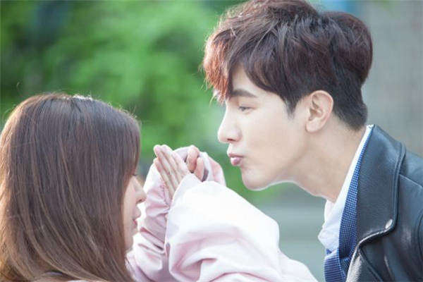 女生說上班累了怎么回復 女生說上班累怎么安慰 女生說上班累了怎么回復 女生說上班累怎么安慰