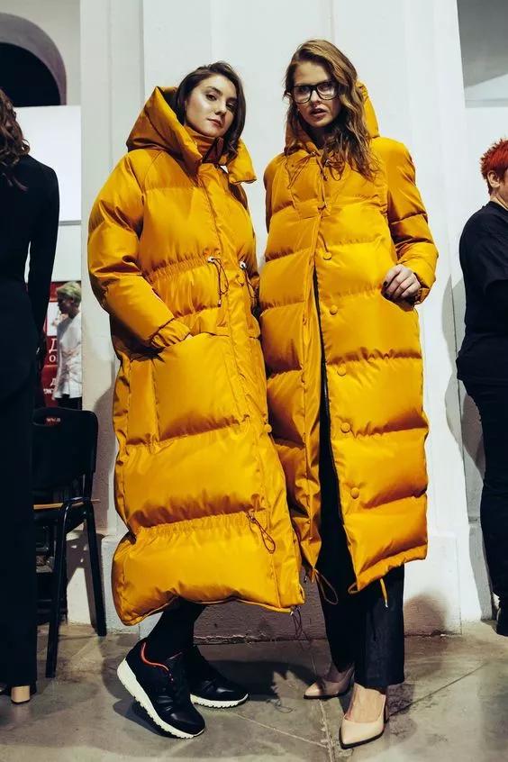 長款羽絨服內(nèi)搭什么好看 越簡單越經(jīng)典 長款羽絨服內(nèi)搭什么好看 越簡單越經(jīng)典