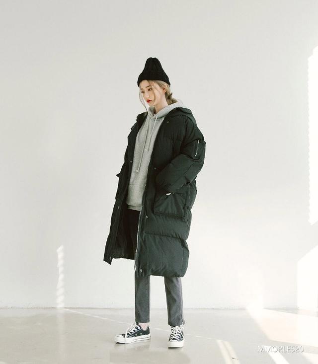 長款羽絨服內(nèi)搭什么好看 越簡單越經(jīng)典 長款羽絨服內(nèi)搭什么好看 越簡單越經(jīng)典