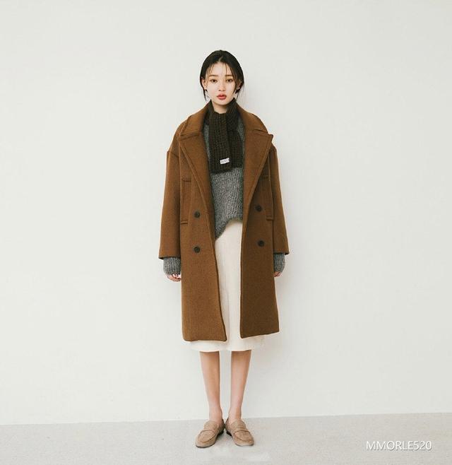 長款羽絨服內(nèi)搭什么好看 越簡單越經(jīng)典 長款羽絨服內(nèi)搭什么好看 越簡單越經(jīng)典