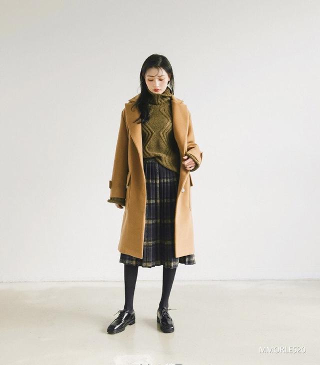 長款羽絨服內(nèi)搭什么好看 越簡單越經(jīng)典 長款羽絨服內(nèi)搭什么好看 越簡單越經(jīng)典