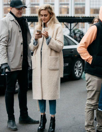 長款羽絨服內(nèi)搭什么好看 越簡單越經(jīng)典 長款羽絨服內(nèi)搭什么好看 越簡單越經(jīng)典